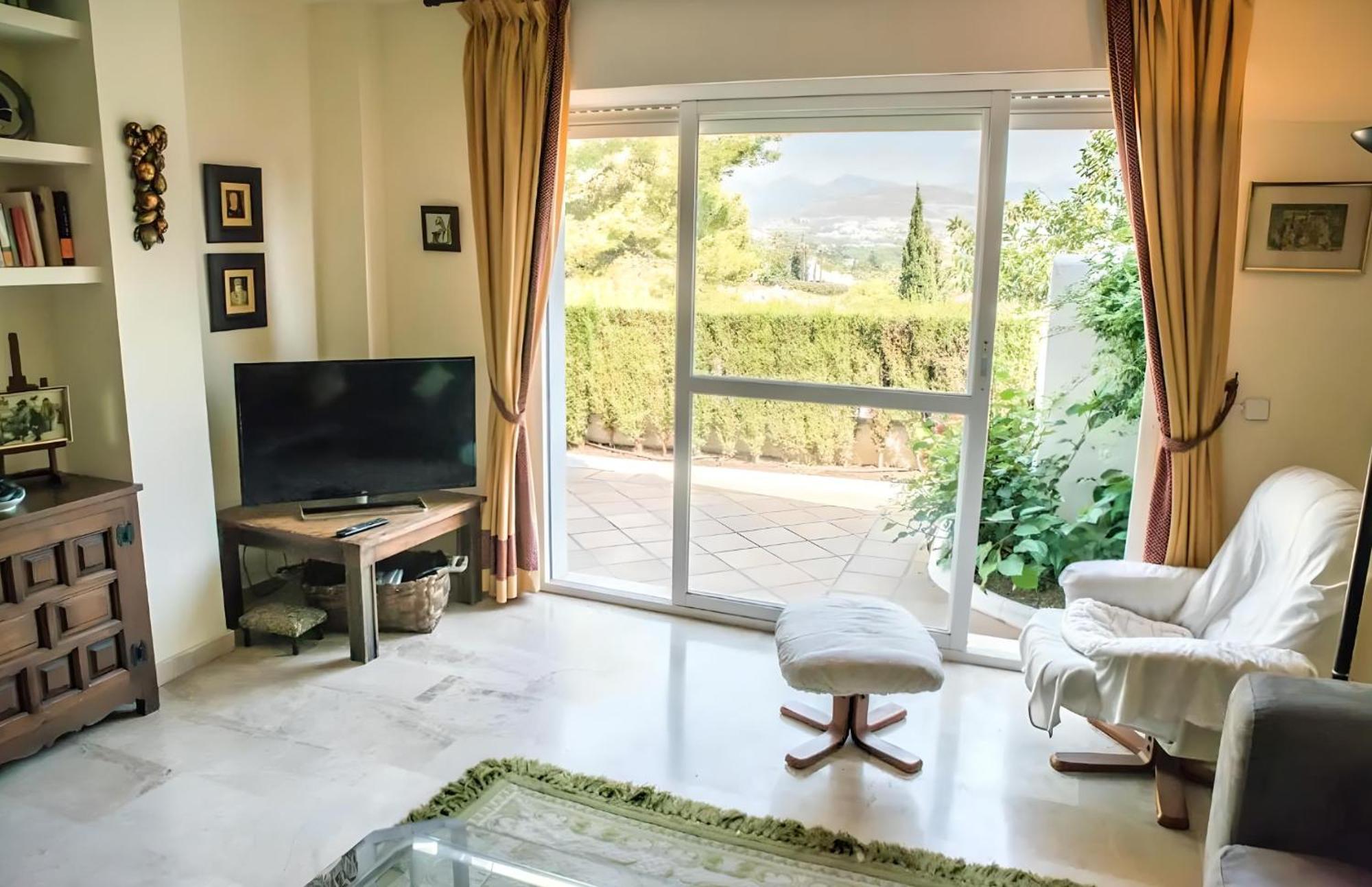 Gorgeous 2Br Apt. W/ Mountain View Puerto Banus Marbella Esterno foto
