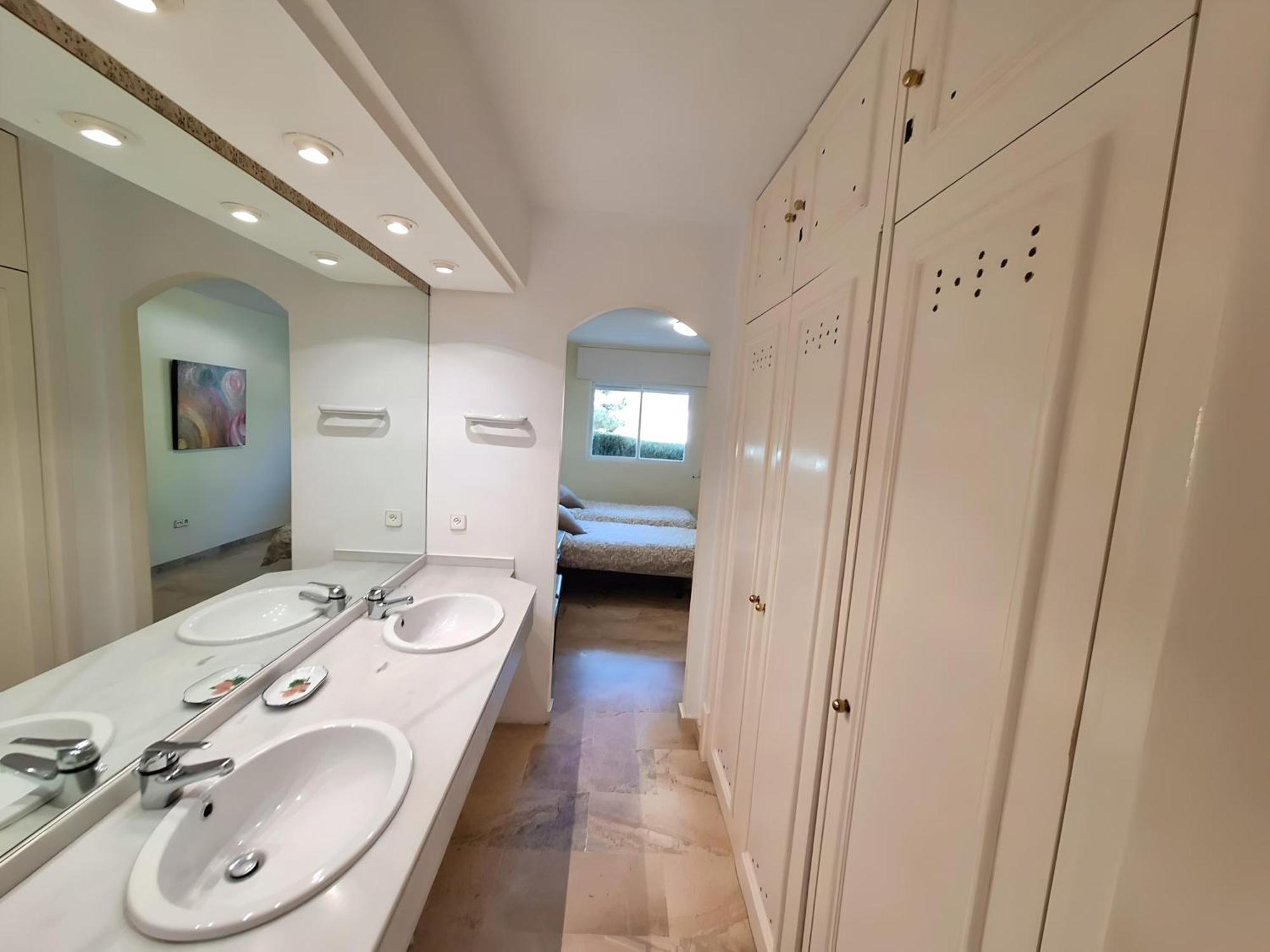 Gorgeous 2Br Apt. W/ Mountain View Puerto Banus Marbella Esterno foto