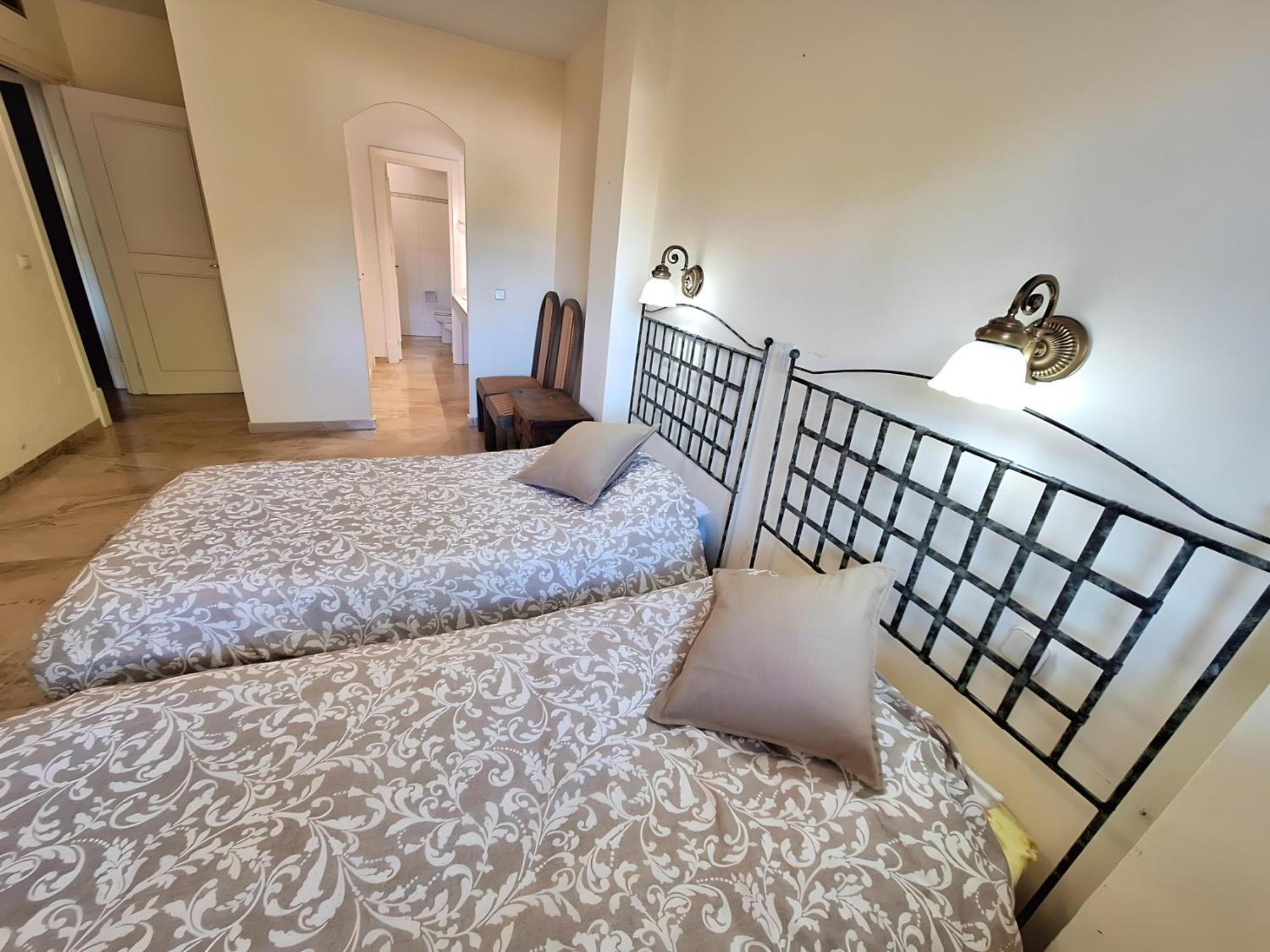 Gorgeous 2Br Apt. W/ Mountain View Puerto Banus Marbella Esterno foto