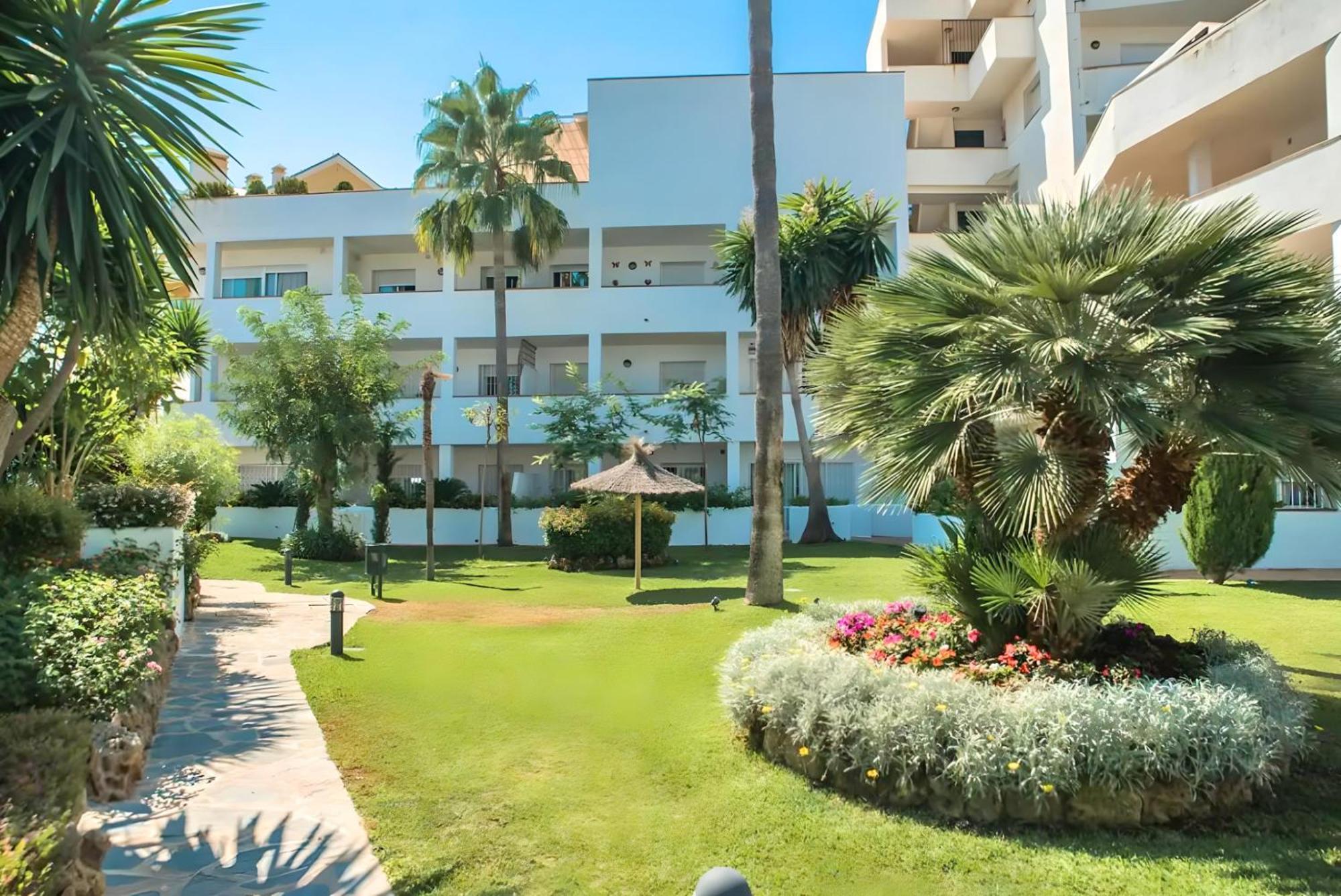 Gorgeous 2Br Apt. W/ Mountain View Puerto Banus Marbella Esterno foto