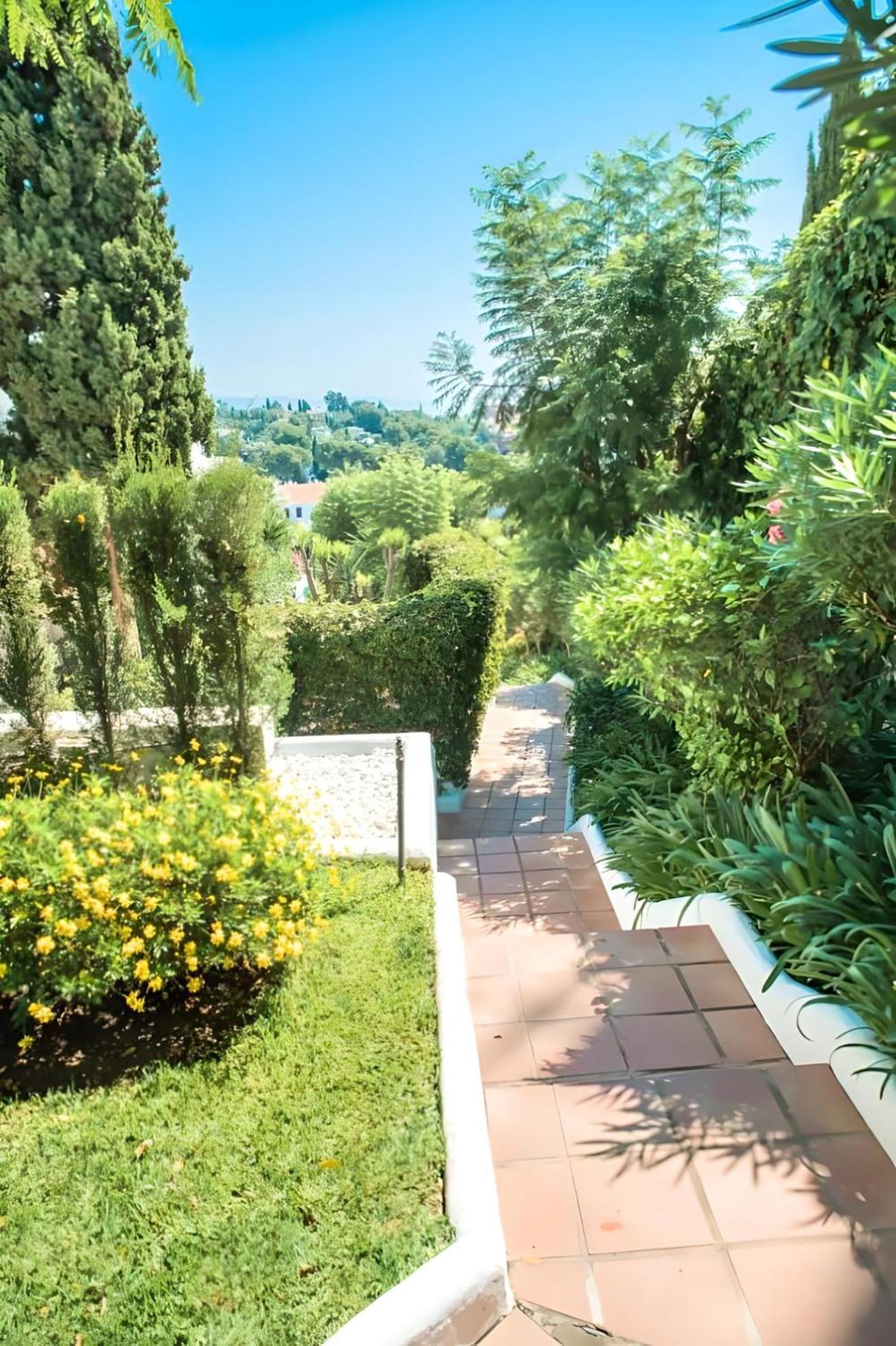 Gorgeous 2Br Apt. W/ Mountain View Puerto Banus Marbella Esterno foto