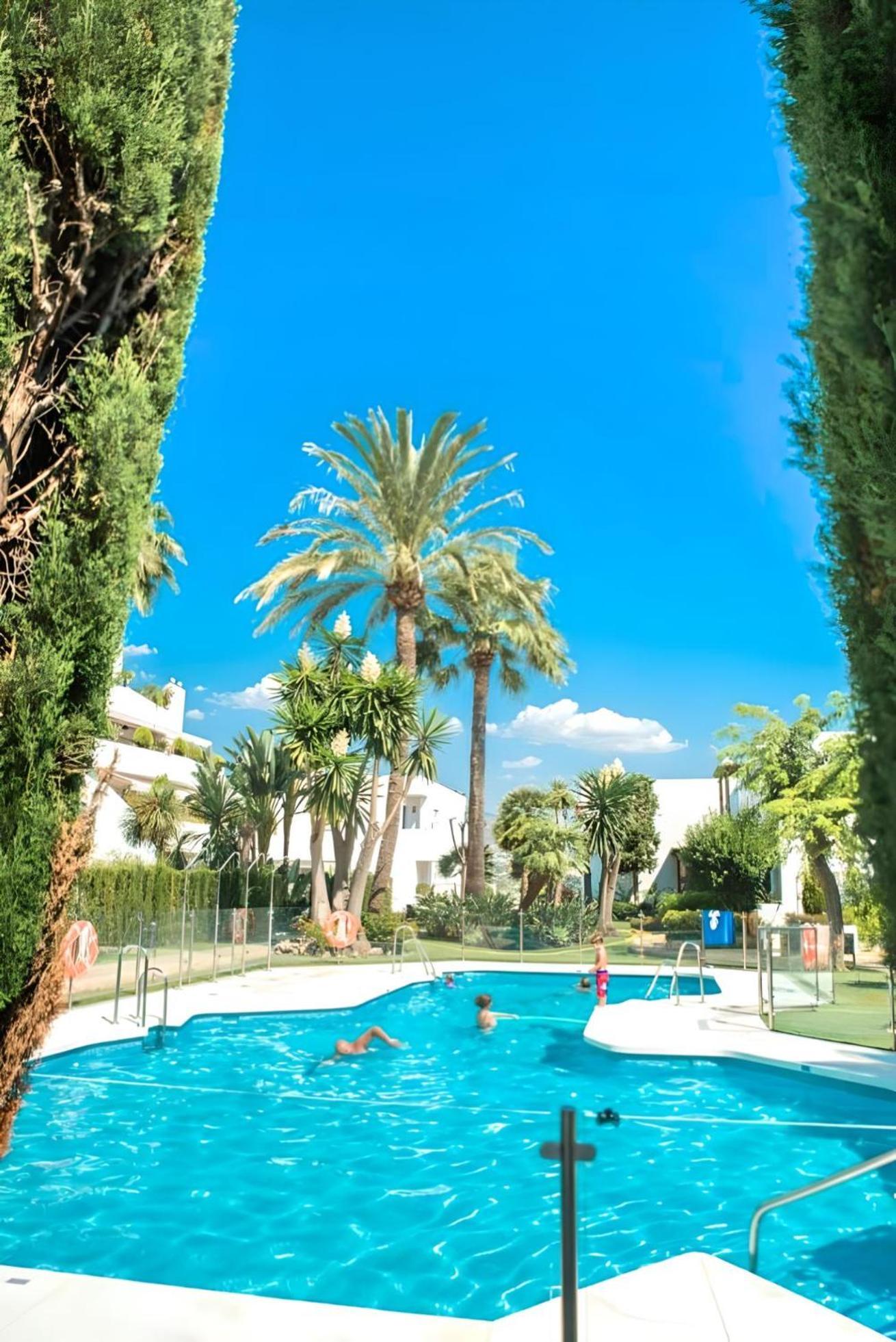 Gorgeous 2Br Apt. W/ Mountain View Puerto Banus Marbella Esterno foto